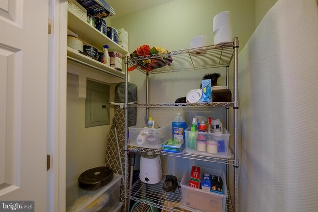 Building Photo - 226 3rd St NE