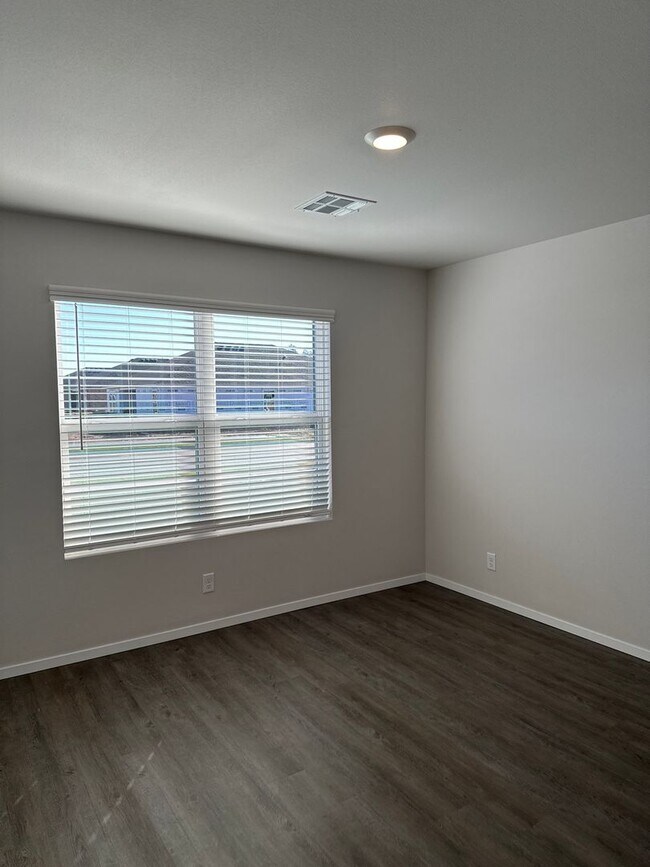 Building Photo - *March Rent FREE - NO HIDDEN FEES! Four Bedroom | Two Bath Home in Robinson Ranch