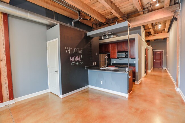 Building Photo - 815 Porter St