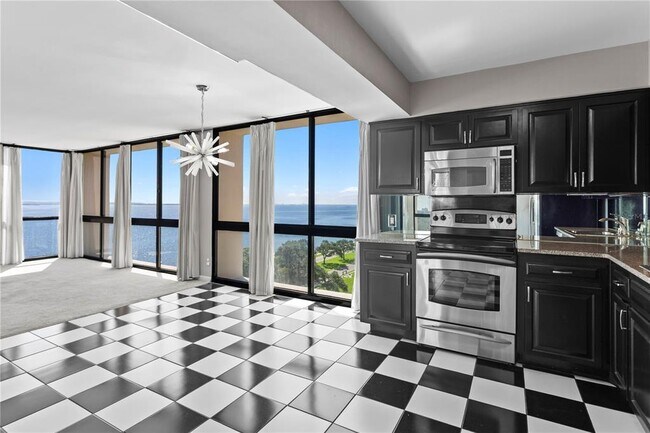 Building Photo - 3301 Bayshore Blvd