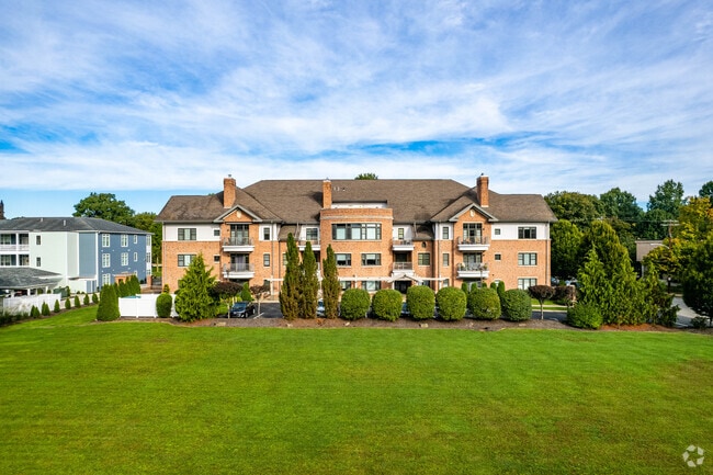 Building Photo - Elysium On The Park