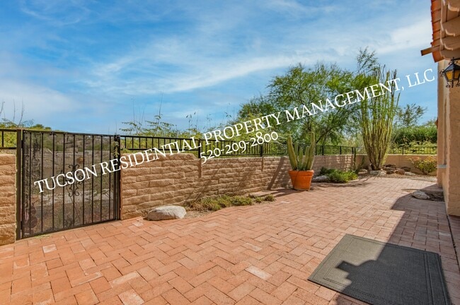 Building Photo - 5084 N Camino Del Lazo