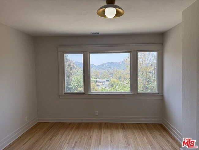Building Photo - 130 S Ave 63