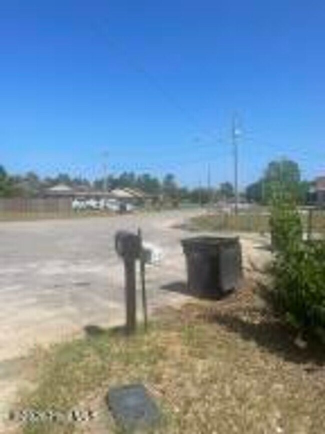 Building Photo - 4110 White Pines Ct