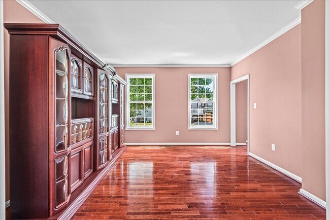 Building Photo - CLOSE TO I-95 & QUANTICO!