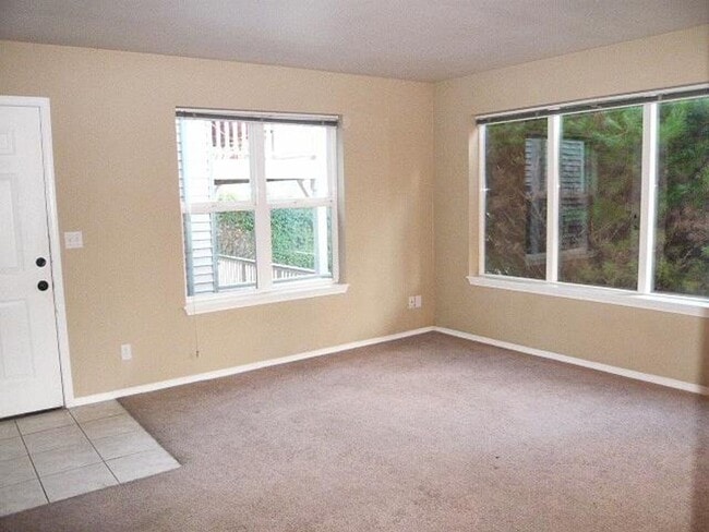 Building Photo - 927-929 Otis St