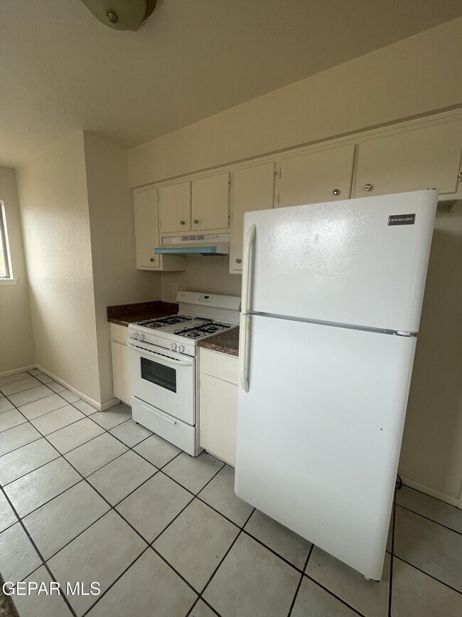 Building Photo - 10902 Bywood Dr