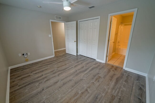Building Photo - 241 Dixie Dr
