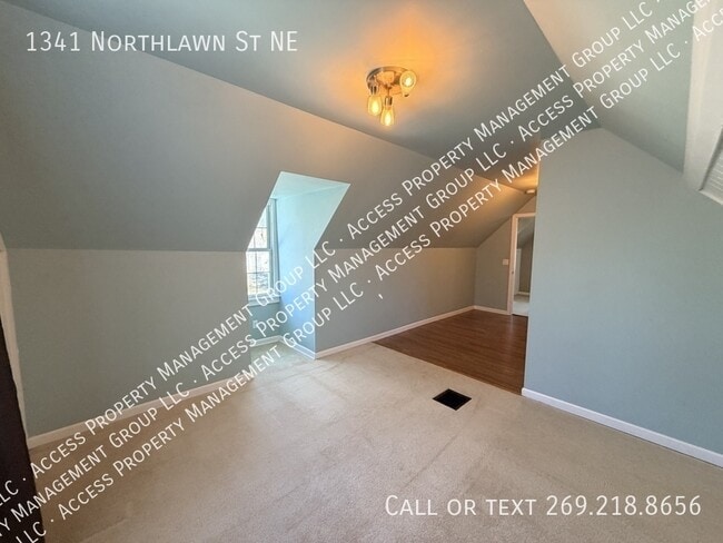 Building Photo - 1341 Northlawn St NE