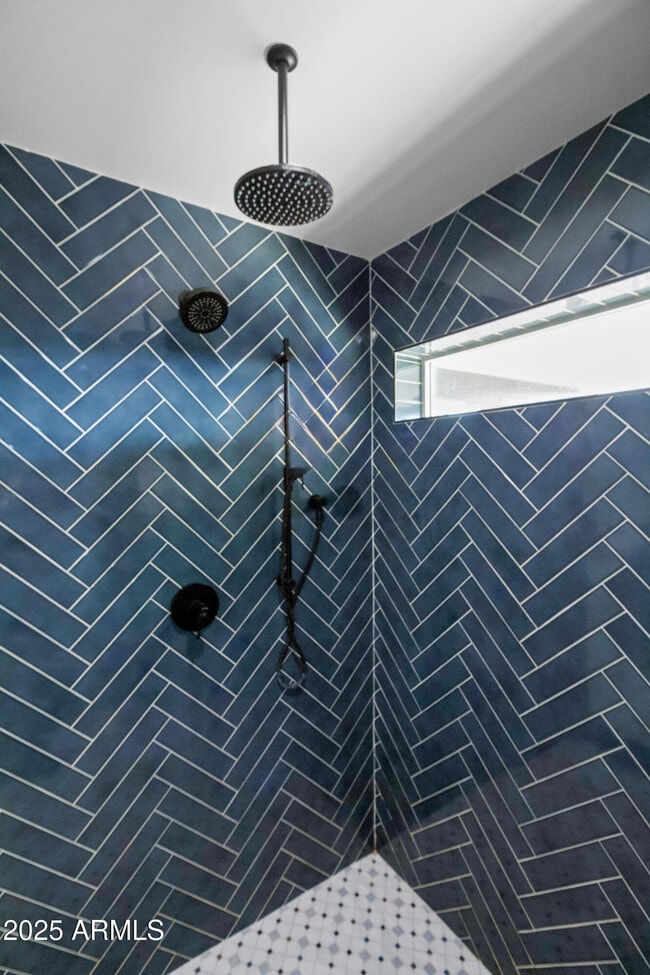 Building Photo - 1729 W Fairmount Ave