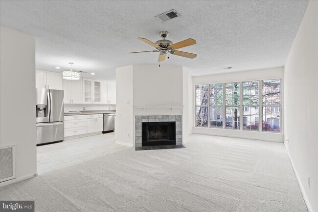 Primary Photo - 12018 Golf Ridge Ct