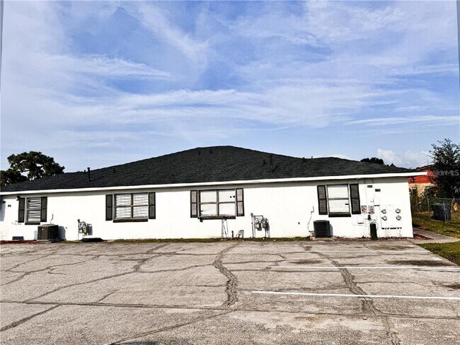 Primary Photo - 3118 Harmon Ln