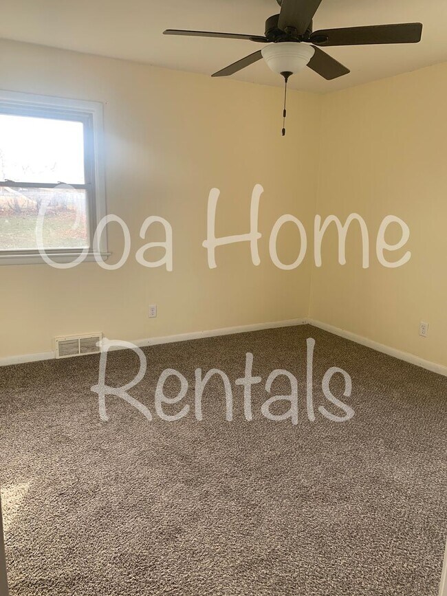 Building Photo - Derby Kansas