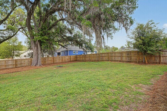 Building Photo - 7492 Sunny Mariana Ct