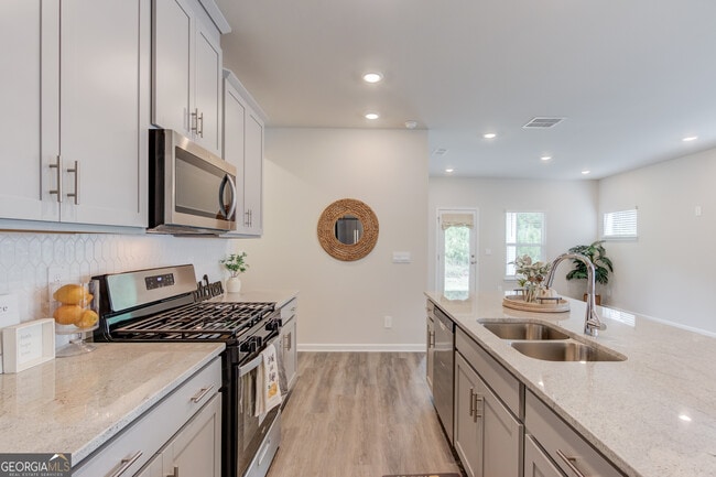 Building Photo - 1325 Lyon Wy Dr