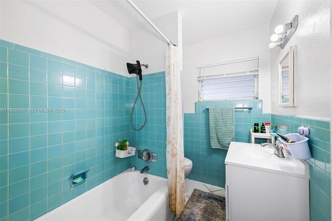 Building Photo - 2210 Roosevelt St