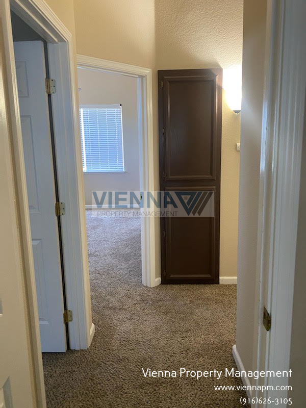 Building Photo - 4900 Brittany Ct