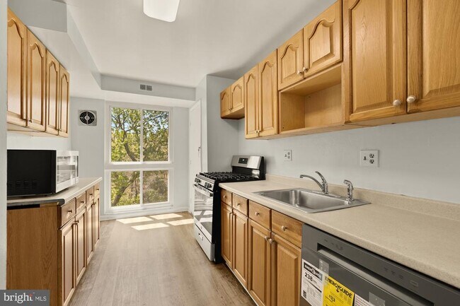 Building Photo - 5614 Bismach Dr