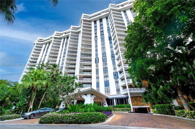 Building Photo - 2000 Towerside Terrace