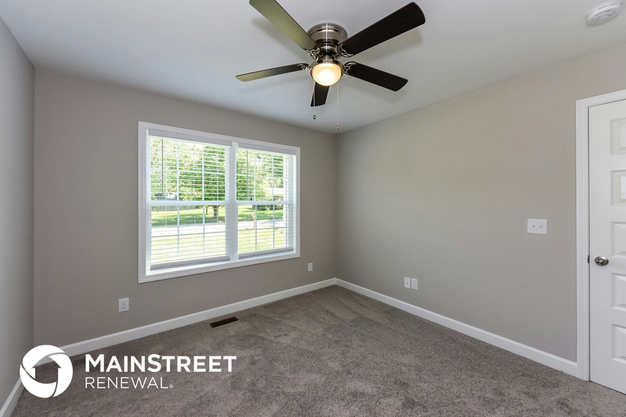 Building Photo - 120 Lynn Dr