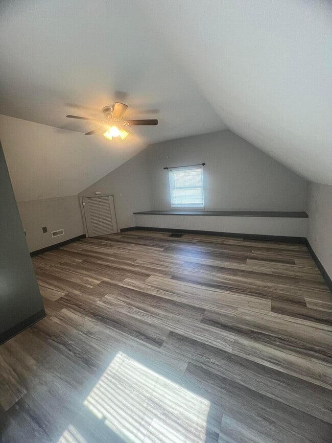 Building Photo - 1480 Marsdale Ave