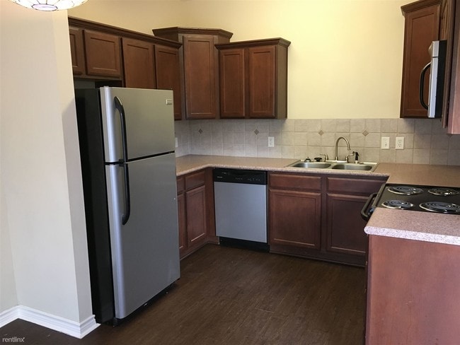 Building Photo - 2 br, 2.5 bath Condo - Wellington Court Co...