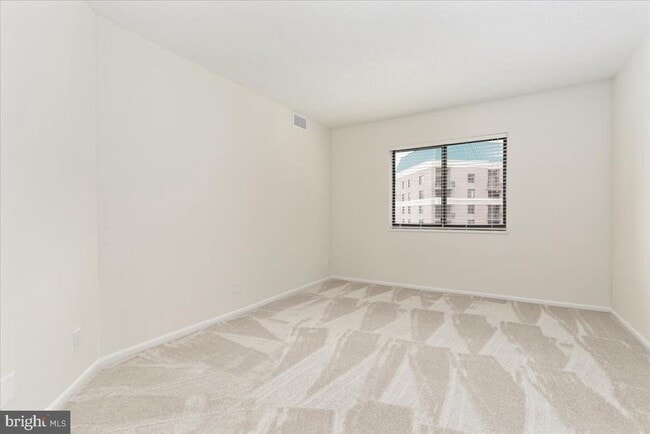 Building Photo - 900 N Stafford St