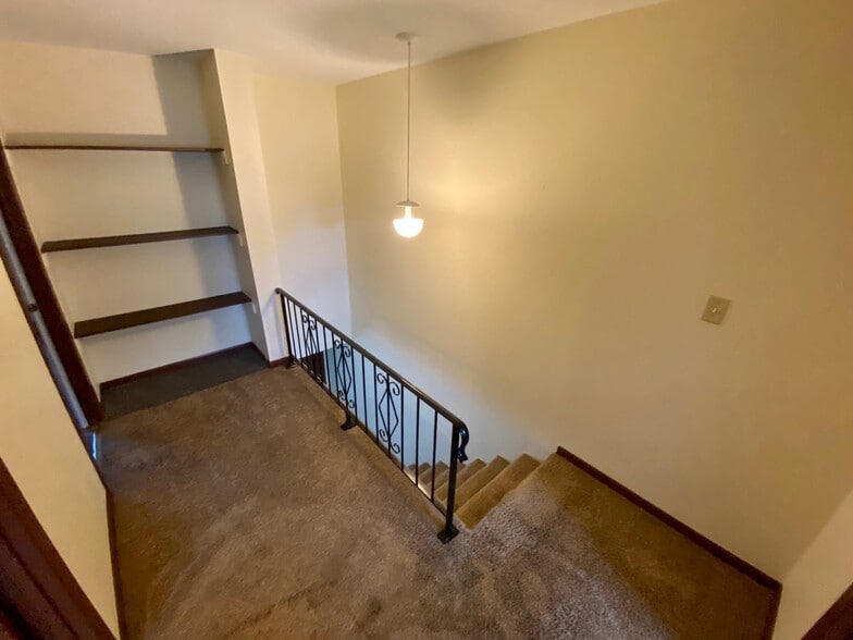 Building Photo - 3152 Losey Blvd S