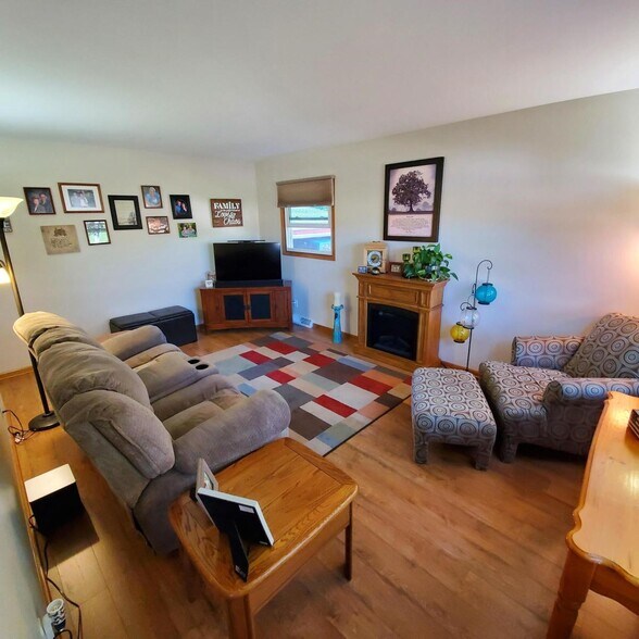 Living Area - 1311 Green Tree Rd