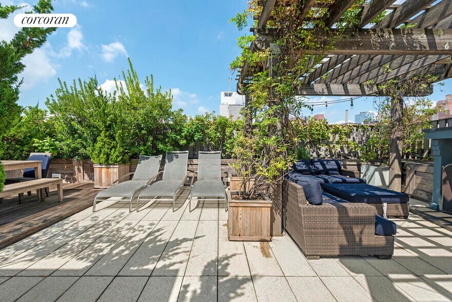 Building Photo - 802 Ninth Avenue 4B