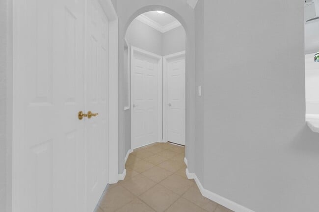 Building Photo - 10664 Royal Caribbean Cir