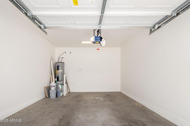 Building Photo - 26417 N Babbling Brook Dr