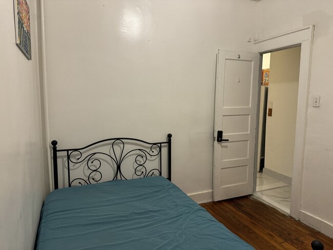 Building Photo - 535 E 29th St