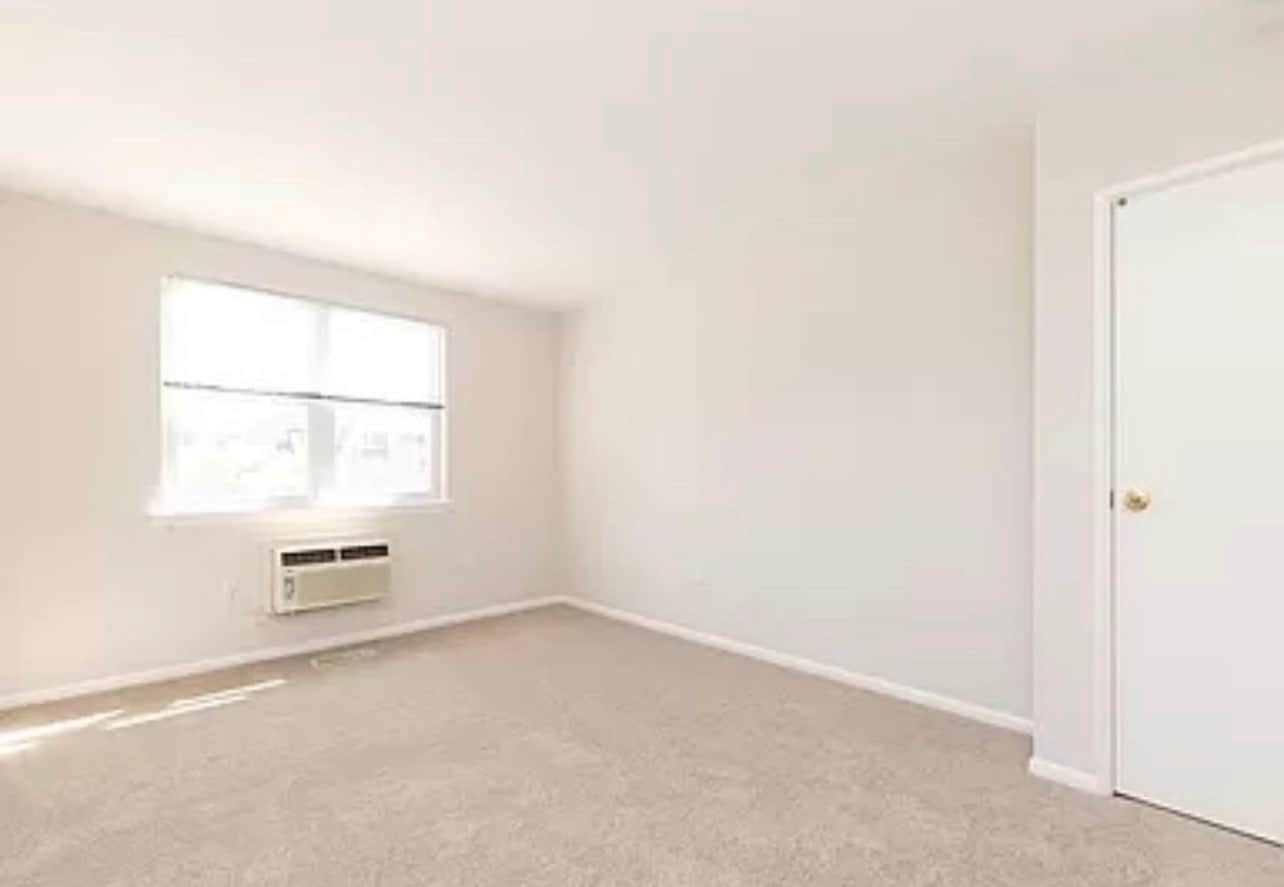 Building Photo - 3963 Rowena Dr