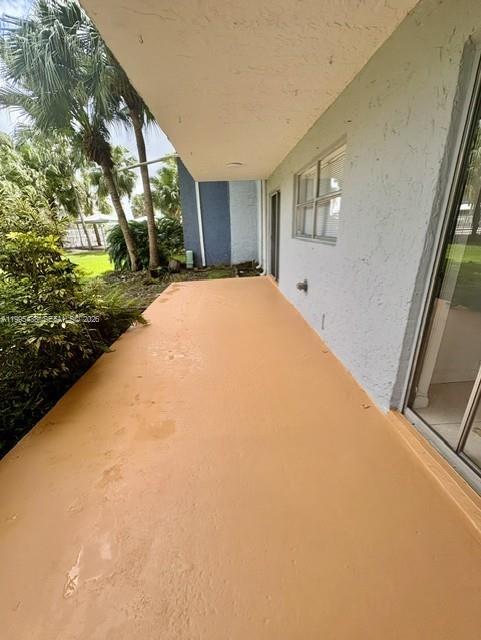 Building Photo - 9351 Fontainebleau Blvd