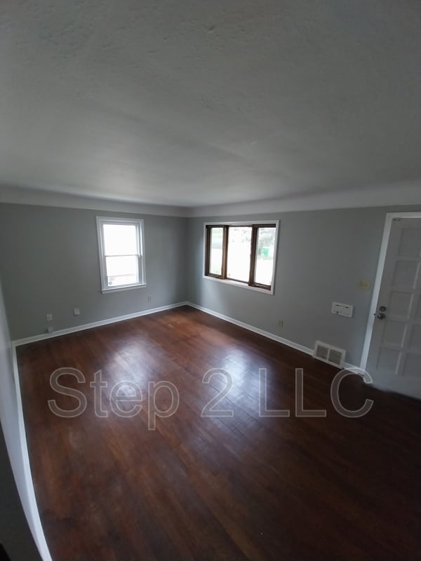 Building Photo - 5048 Claremont Blvd
