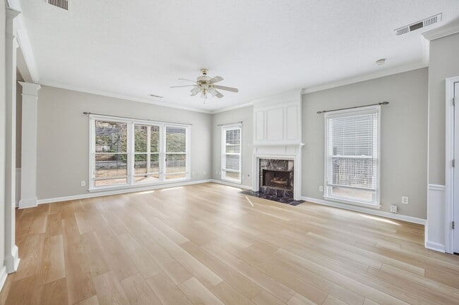 Building Photo - Spectacular John's Creek Traditional