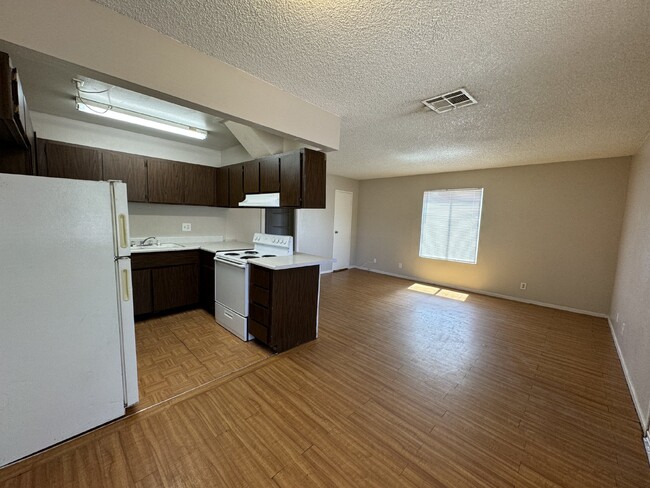 Primary Photo - MOVE IN READY 2 Bed, 1 Bath Downstairs Con...