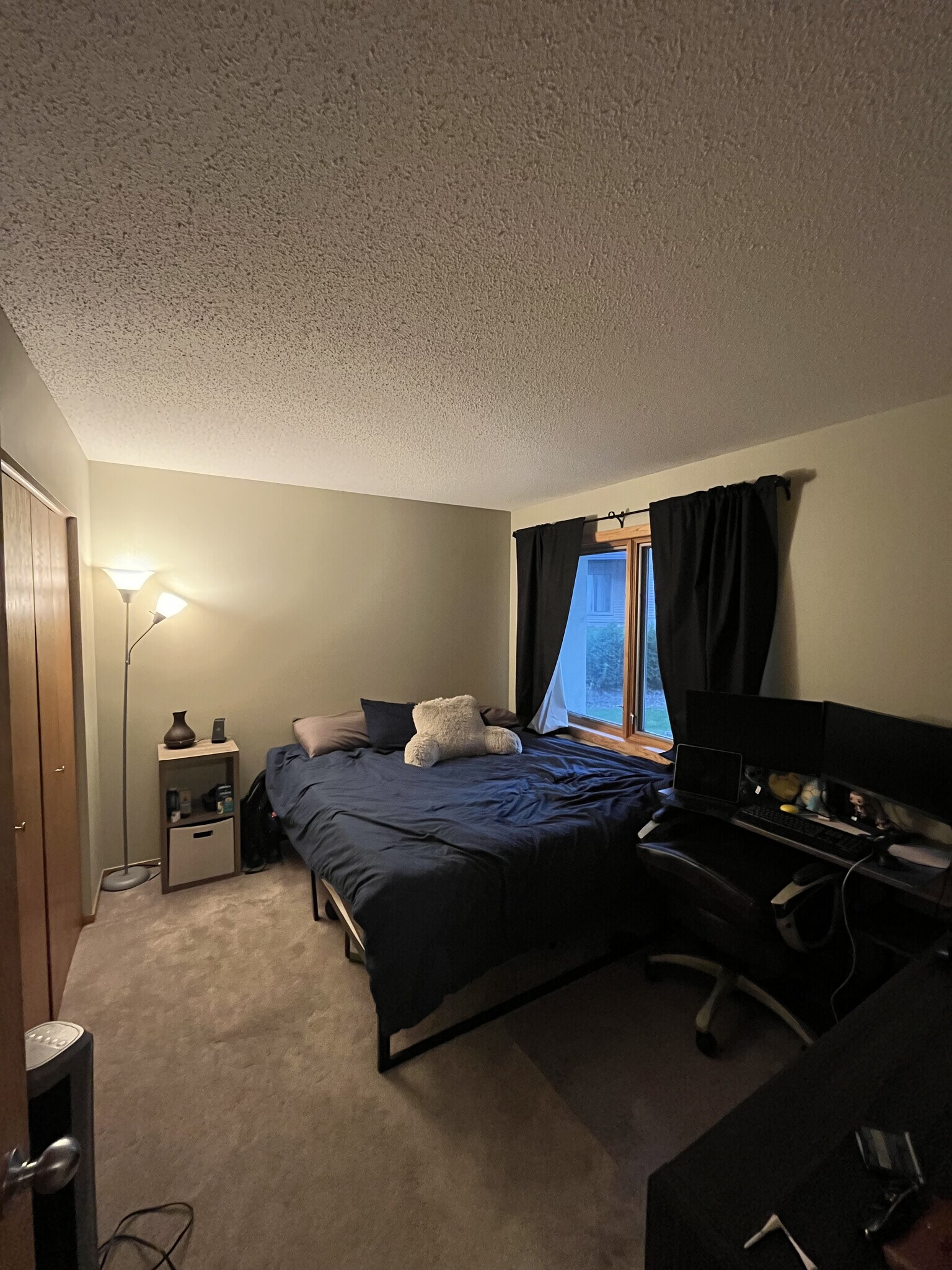 Bedroom 2 - 3055 Lake Shore Dr