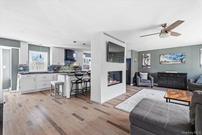 Building Photo - 67 Thoreau Ct