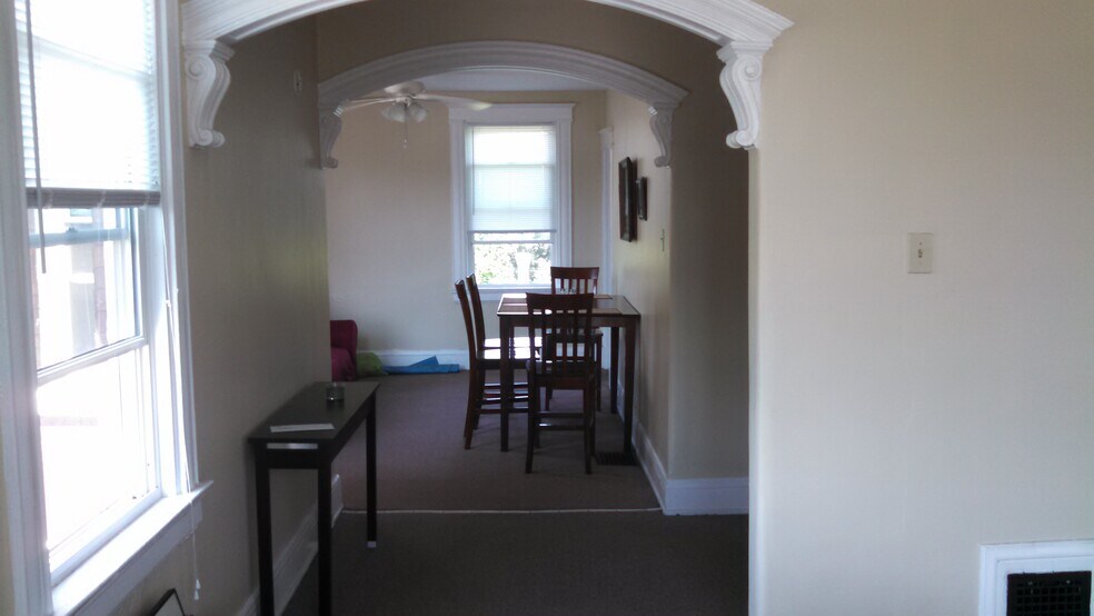 Building Photo - 2401 Fairview Ave