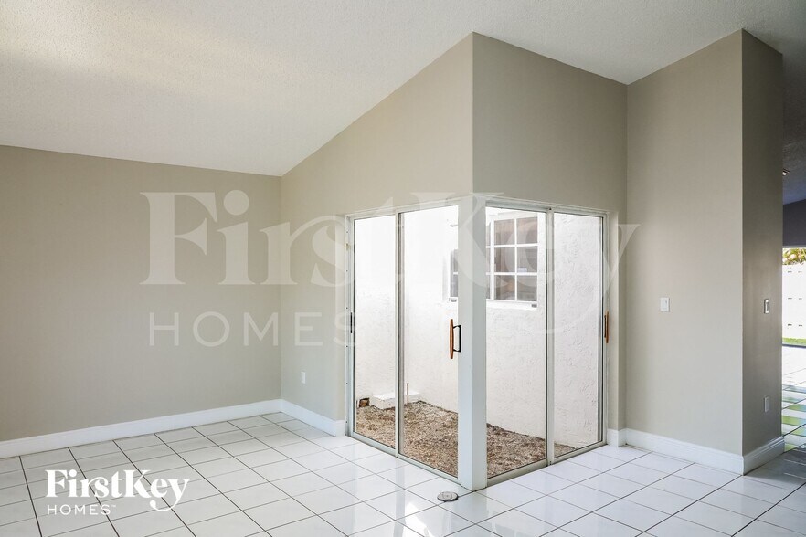 Building Photo - 5860 SW 150th Ave