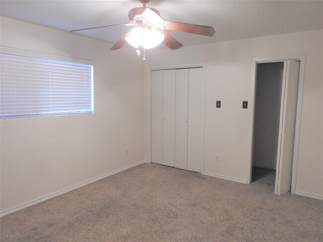 Building Photo - 12905 Woodforest Blvd