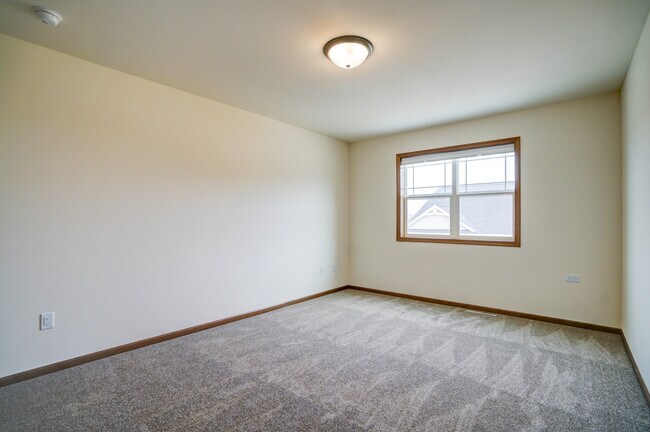 Building Photo - 445 Odyssey Ct