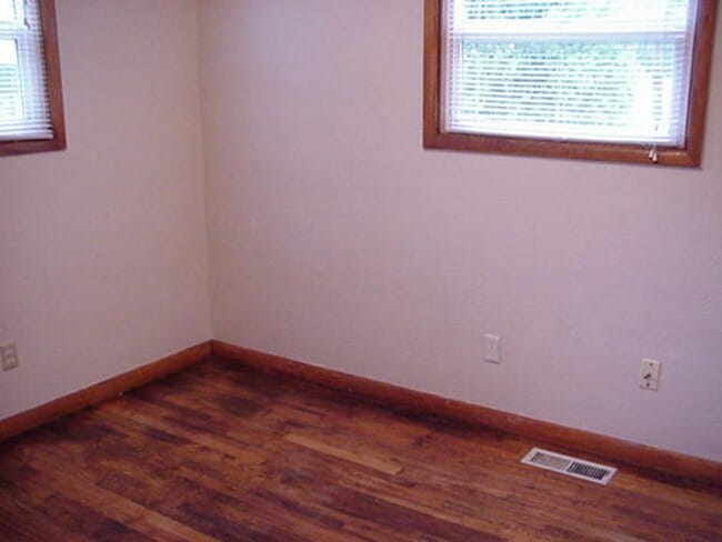 Building Photo - 3Bd/1Ba Single Story House - Available to View!