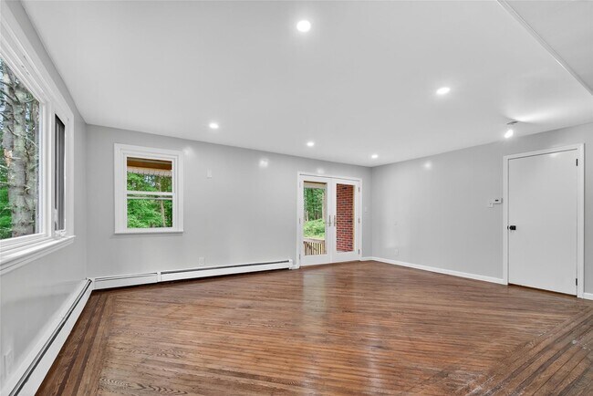 Building Photo - 52 Luxton Lake Rd