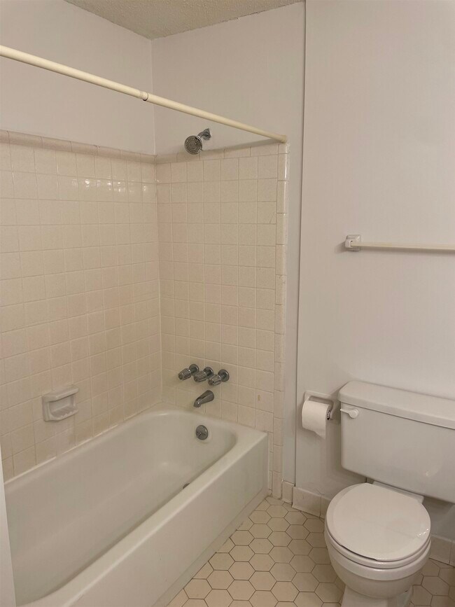 Building Photo - 2184 Wilderness Cove