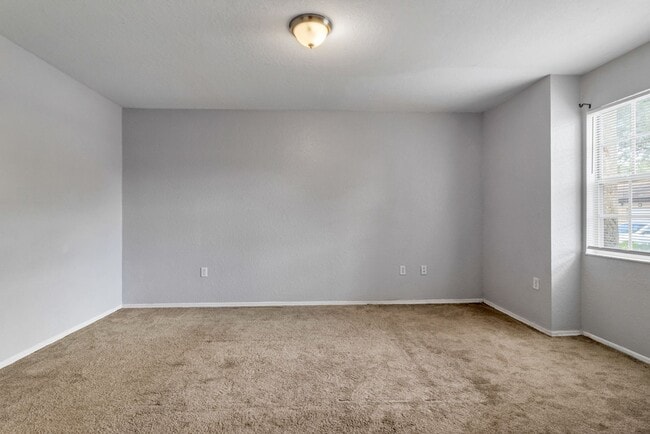 Building Photo - AVAILABLE ON 03/01/2026  Updated condo located in amazing location in Orlando!