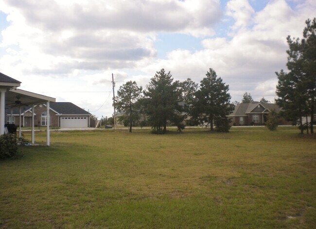 Building Photo - Gorgeous Phenix City Home Off Of HWY 165!