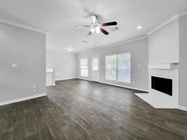 Building Photo - 13618 Cedar Point Dr